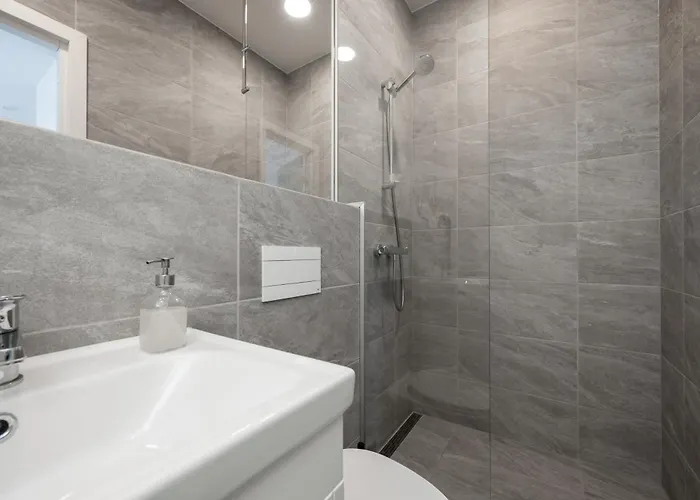 Hilltop - Studio In City Centre