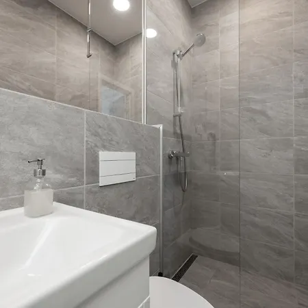 Hilltop - Studio In City Centre