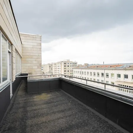 Hilltop - Studio In City Centre Apartamento